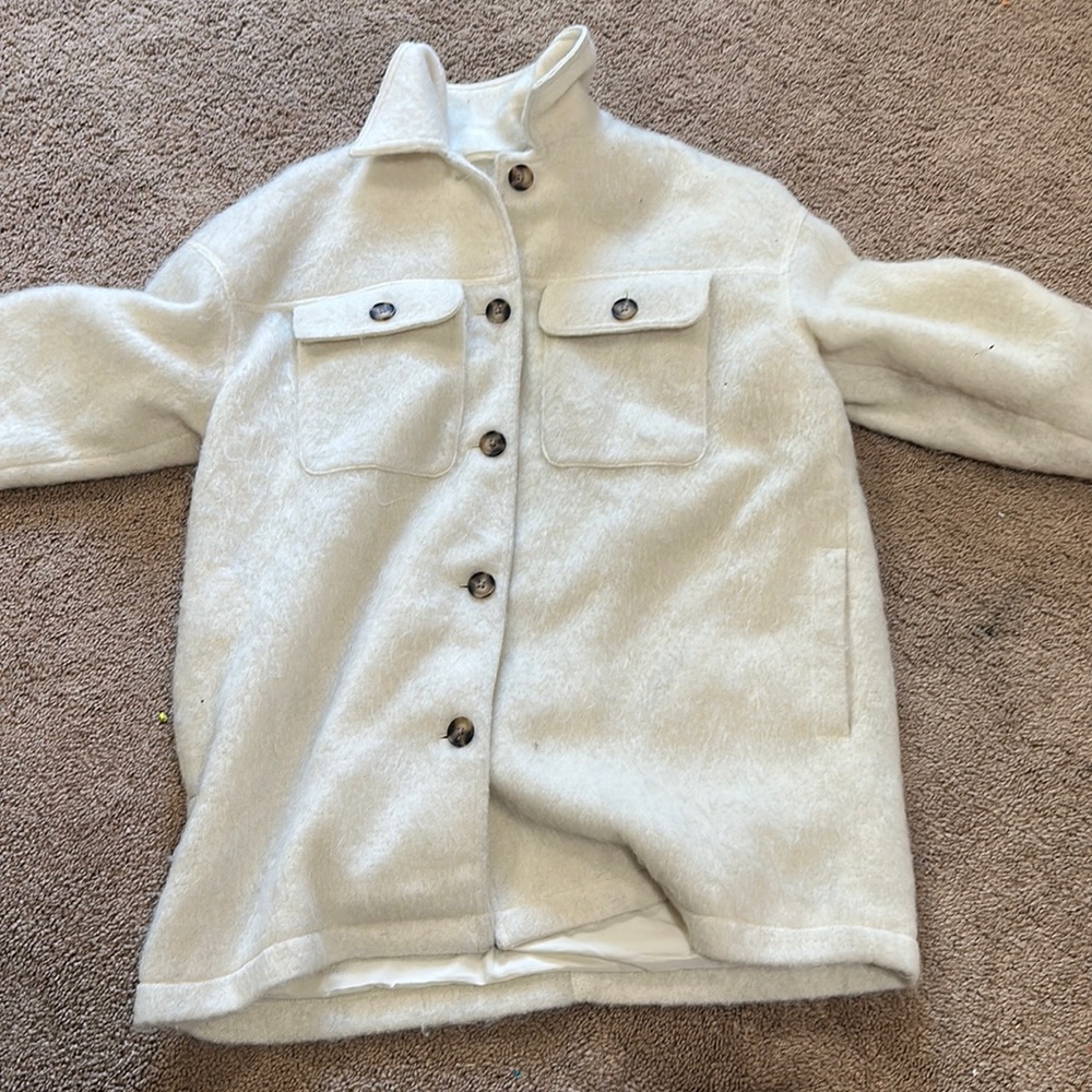 White universal thread jacket
